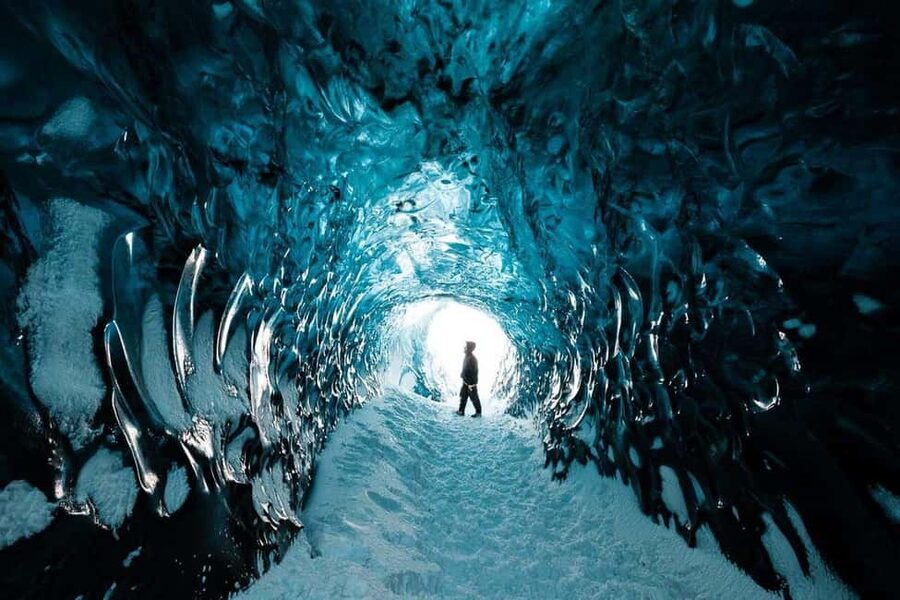 2 Day South Iceland, Glacier Lagoon & Blue Ice Cave tour - Night in Iceland, using the time for aurora chances