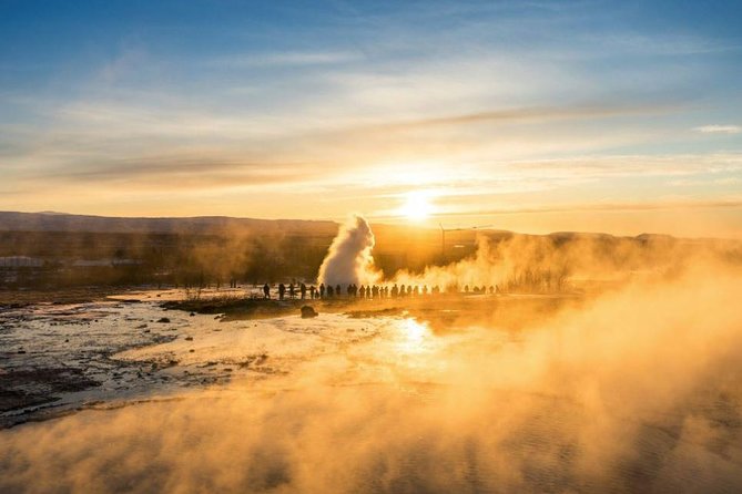 3-Day Golden Circle, Ice Cave and Glacier Lagoon Small-Group Tour - Day 2 Jökulsárlón and Diamond Beach: Where Ice Becomes the Main Character