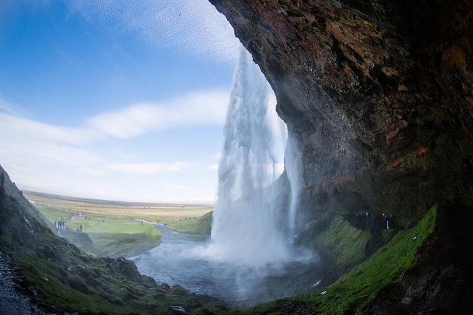 3 Day Summer South Coast, Golden Circle and Jökulsarlon glacier lagoon - Guides, group size, and why the day can feel smooth