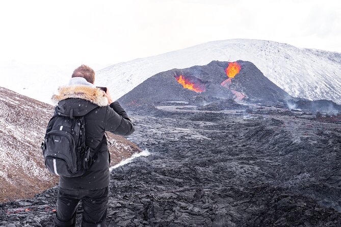 4-Day Iceland: Golden Circle, South Coast, Volcano Hike & Northern Lights - Day 2 on the South Coast: black sand, glacier lagoons, and seal-worthy scenes