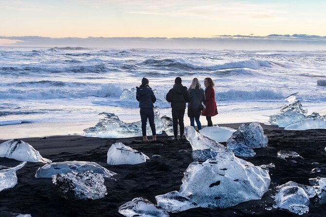 4-Day Iceland: Golden Circle, South Coast, Volcano Hike & Northern Lights - Day 4 Geldingadalir volcano hike and the Northern Lights hunt