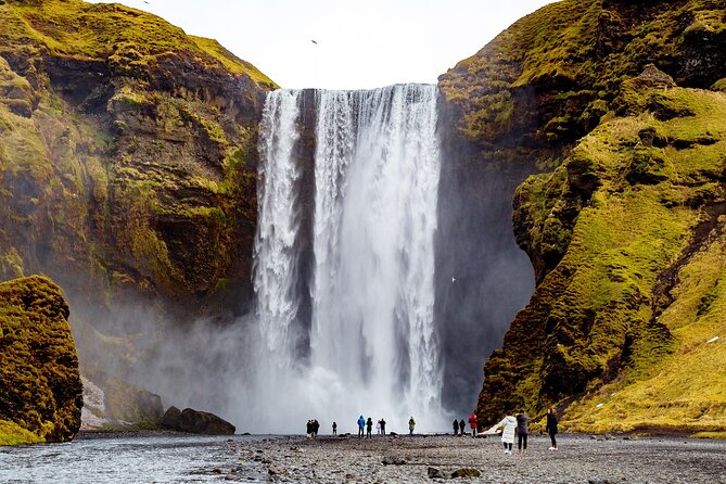 4-Day Iceland: Golden Circle, South Coast, Volcano Hike & Northern Lights - Day 1 from Þingvellir to Vík: Golden Circle depth, not just stop-and-snap