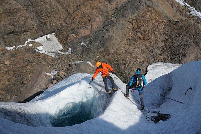 Adventurous Vatnajökull Glacier Exploration - Full Day Hike - The glacier hike itself: from easy training to more adventurous ice