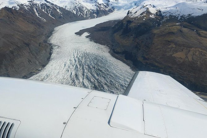 Airplane Flight over Vatnajökull Volcanic Eruption Sites - Atlantsflug: How the Experience Runs in the Real World