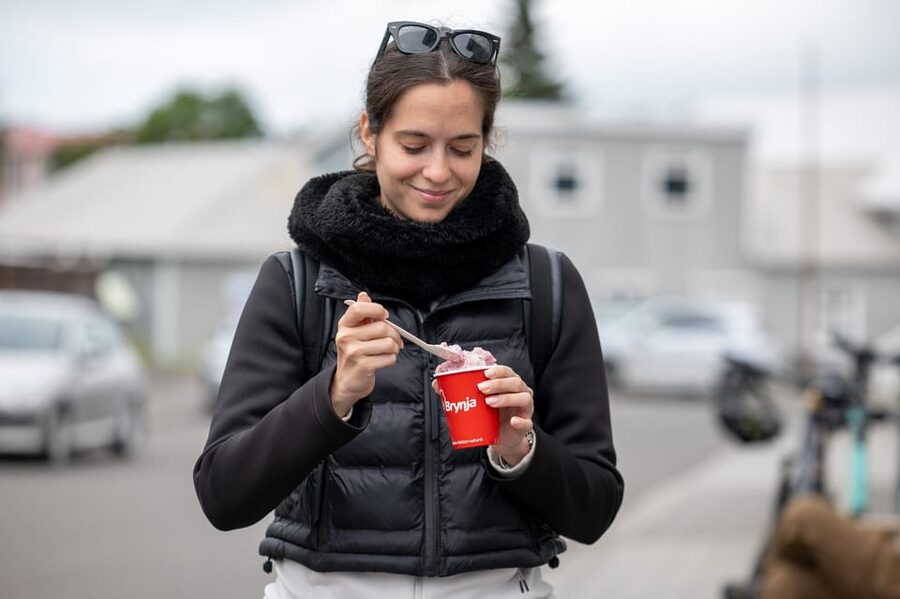 Akureyri: City Walk with Local Food - Guides and storytelling: why the person matters as much as the route
