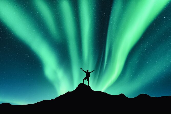 Akureyri Northern Light Tour - Staying warm and sane with hot chocolate and cookie breaks