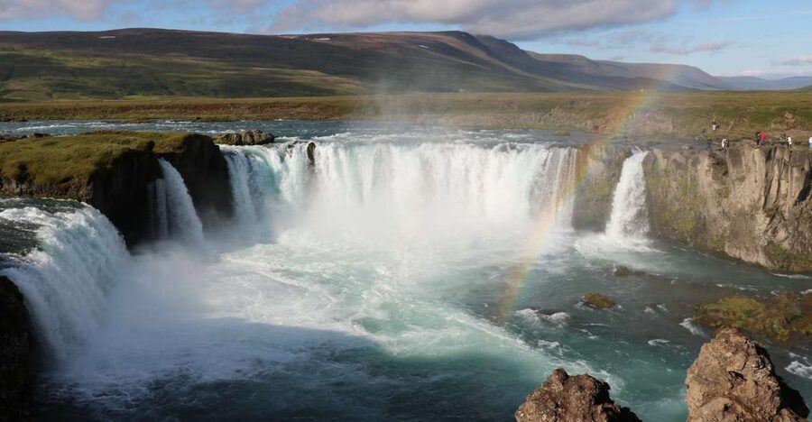 Akureyri Port: Lake Mývatn & Goðafoss Waterfall Day Trip - Goðafoss Waterfall: 39-foot power, plus a viewing rhythm