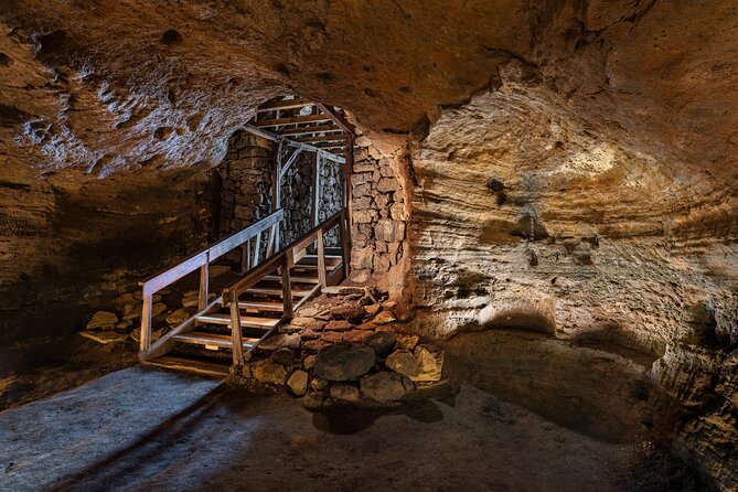 Ancient Historical Site Tour at the Caves of Hella - The 1 hour to 1 hour 15 minute flow: from warm building to underground caves