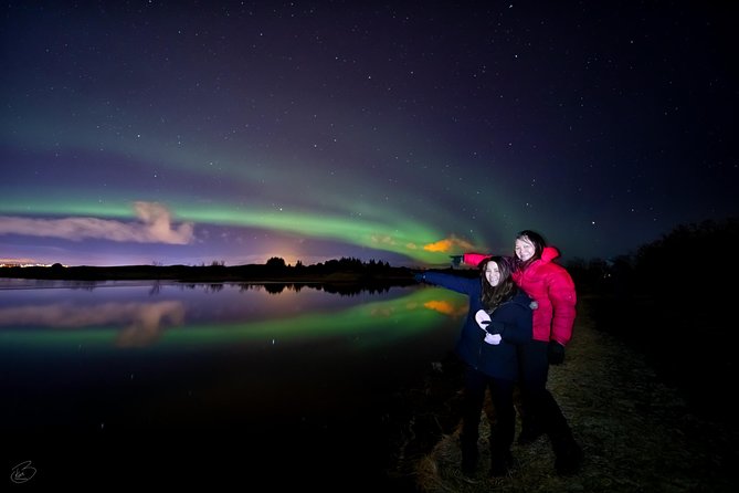 Aurora/Northern light hunt and photos (photography help provided) - What’s Included Beyond the Lights: Drinks and Two Free Professional Images