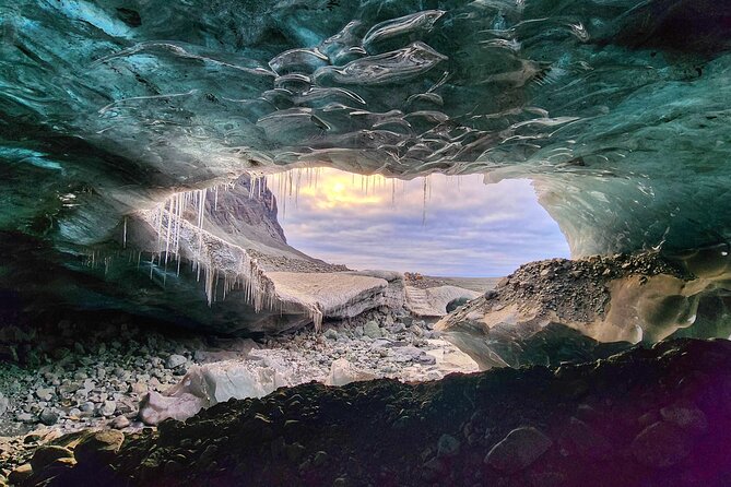 Blue Ice Cave Exploration from Jökulsárlón (Small Group Tour) - Who should book this Blue Ice Cave Exploration?