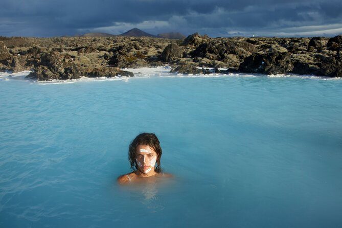 Blue Lagoon: Entry Ticket with Drink, Towel and Mud Mask - Food and drinks: make the included beverage part of your day