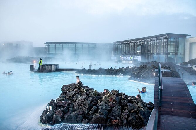 Blue Lagoon Transfer from/to Keflavik International Airport - Price and What You Actually Get for $70 per Person