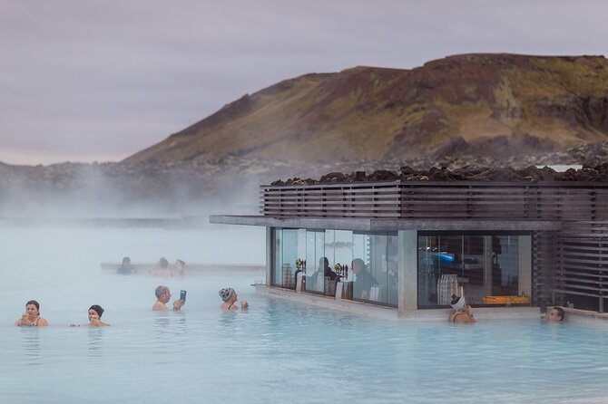 Blue Lagoon Transfer from/to Keflavik International Airport - The Human Touch: What a Punctual Driver Adds to Your Day