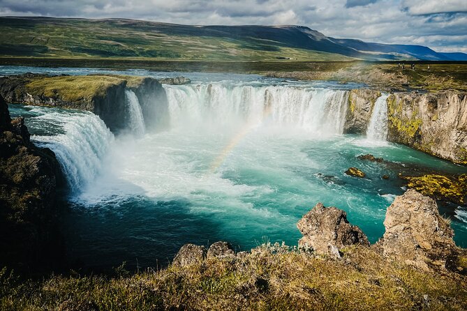 Cruise Tour Godafoss and Myvatn Lake and Baths Small Group - Hverir geothermal area: fumaroles, boiling mud pots, and strong smells