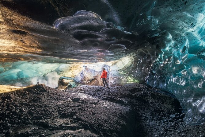 Crystal Treasures of Vatnajökull: Ice Cave Adventure - From the Skaftafell base camp to the glacier: how the day runs