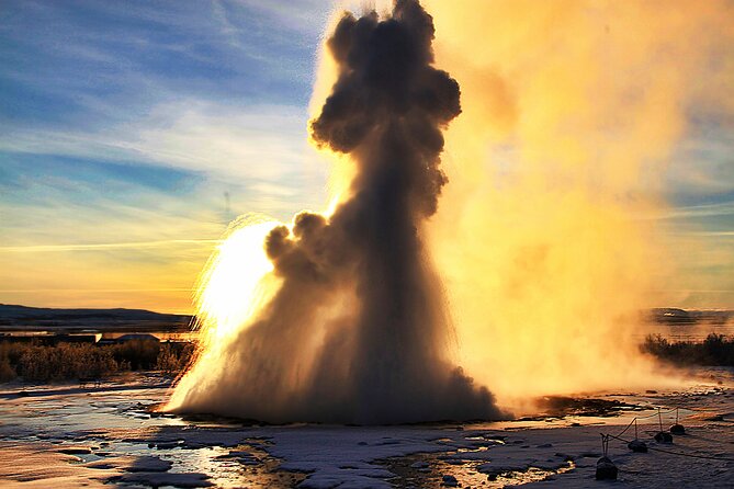 Day Trip to the Golden Circle and Blue Lagoon from Reykjavik - Blue Lagoon, swim time plus geothermal mud glow