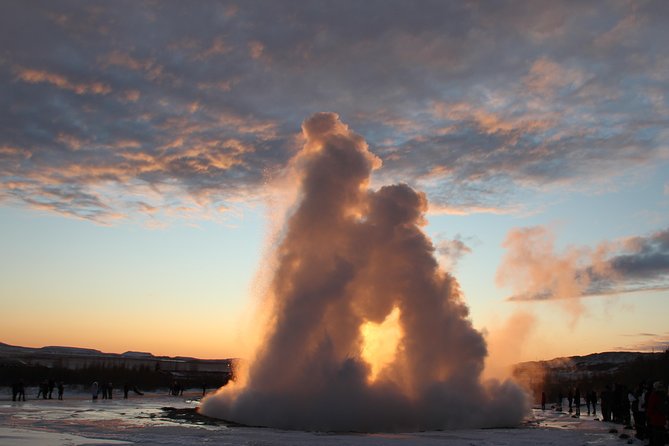 Day Trip to the Golden Circle and Hot spring Geyser by 4WD Jeep from Reykjavik - Price and logistics: what $360 per person buys you