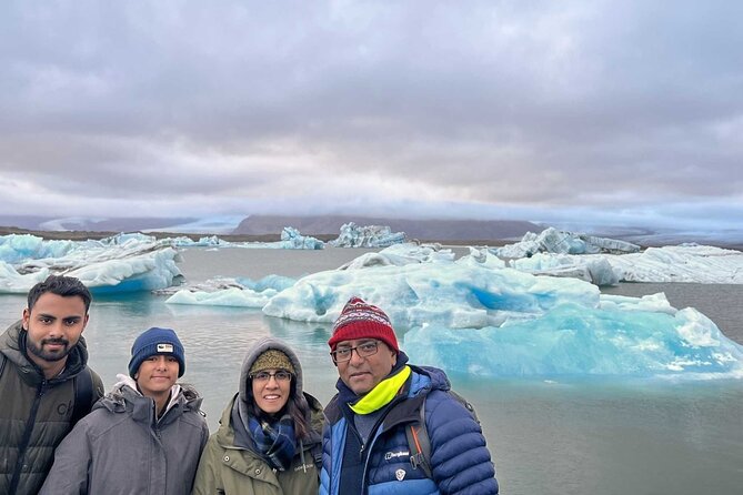 Diamond Beach & Jökulsárlón Floating Glacier Guided Day Tour - Diamond Beach: The Short Walk That Delivers Big Photos
