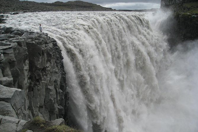 Diamond Circle, Waterfalls and Amazing Landscapes from Akureyri - Hverir and Namafjall: steam, mud, and hands-on geology