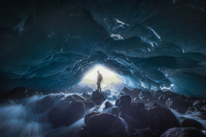 Early Bird Ice Cave with 3 Professional Photos - Early Bird Ice Cave in Hofn: Why the Morning Start Matters