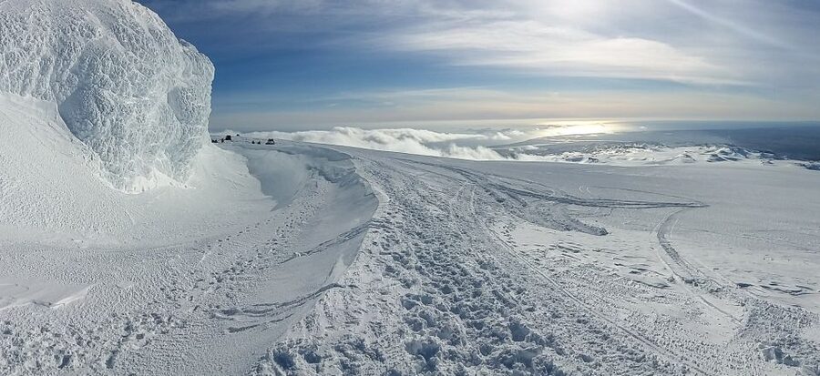 Eyjafjallajökull Volcano and Glacier Jeep Tour - Getting Up the Slopes, Then Seeing the Top View