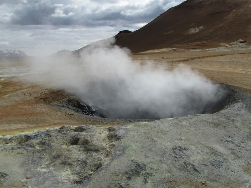 From Akureyri: Diamond Circle Tour with Waterfalls - Dettifoss, Europe’s most powerful waterfall: planning for sound, spray, and scale