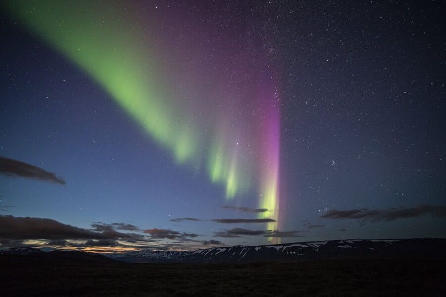 From Akureyri: Northern Lights Tour - The Aurora Hunt Plan: Stops, Darkness, and Photo Moments