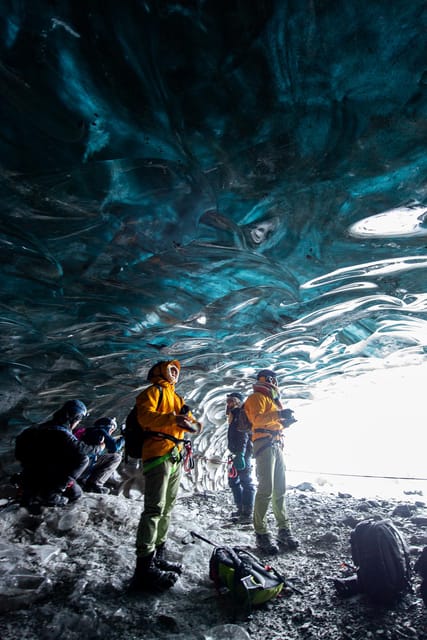 From Jökulsárlón: Vatnajökull Glacier Blue Ice Cave Tour - What to bring so the cold does not ruin your photos
