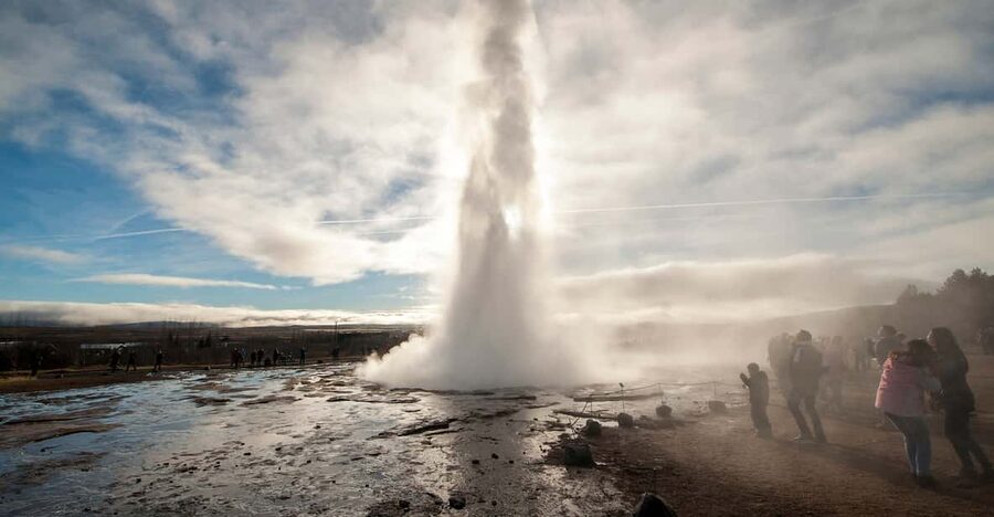 From Reykjavik: 3 Day Family Package - Golden Circle in one compact day: Geysir, Gullfoss, Þingvellir, Kerið