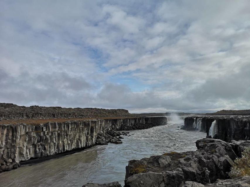 From Reykjavík: 4, 5, 6 or 7-Day Small-Group Ring Road Tour - Day 2 East Coast Sprint: Jökulsárlón, Diamond Beach, and Optional Ice-Crushing Time