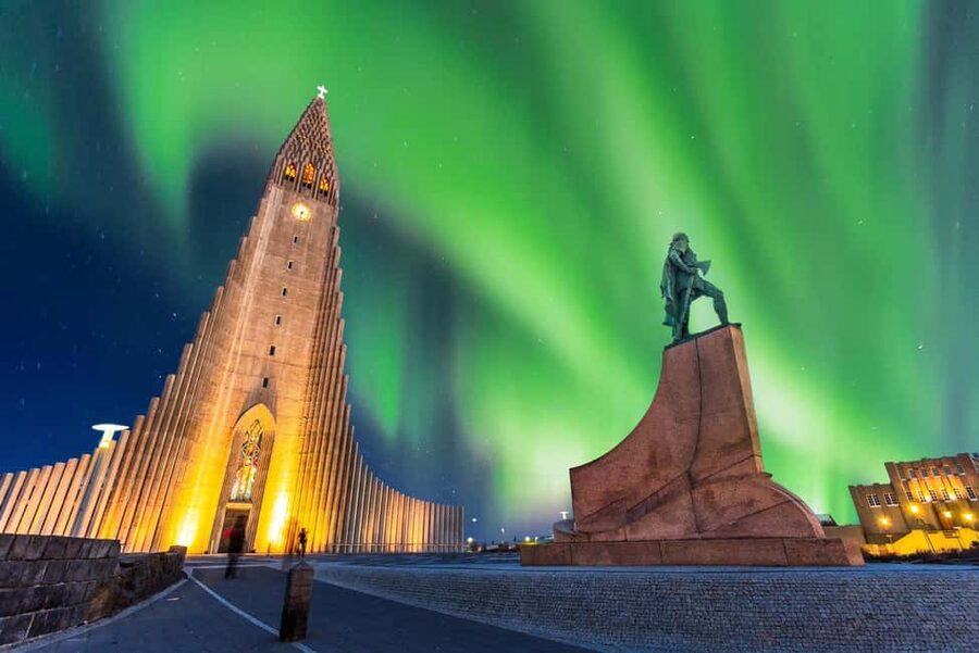 From Reykjavík: Best of Iceland 6-Day Stopover Tour - Golden Circle day: Þingvellir, Strokkur, Gullfoss, and how the timing feels