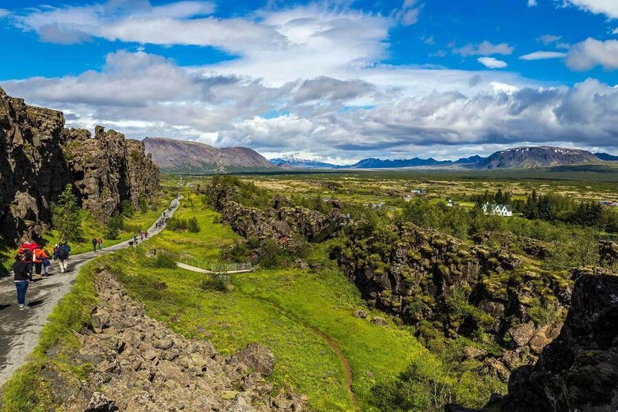 From Reykjavik: Full-Day Horse Riding & Golden Circle Tour - Geysir and Strokkur: geothermal sights with time for photos and walking