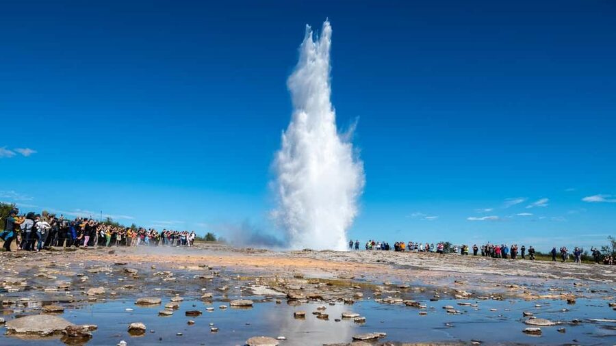 From Reykjavík: Golden Circle & Laugarás Lagoon Minibus Tour - Thingvellir National Park, UNESCO Canyons and the Plate-Tectonic Story