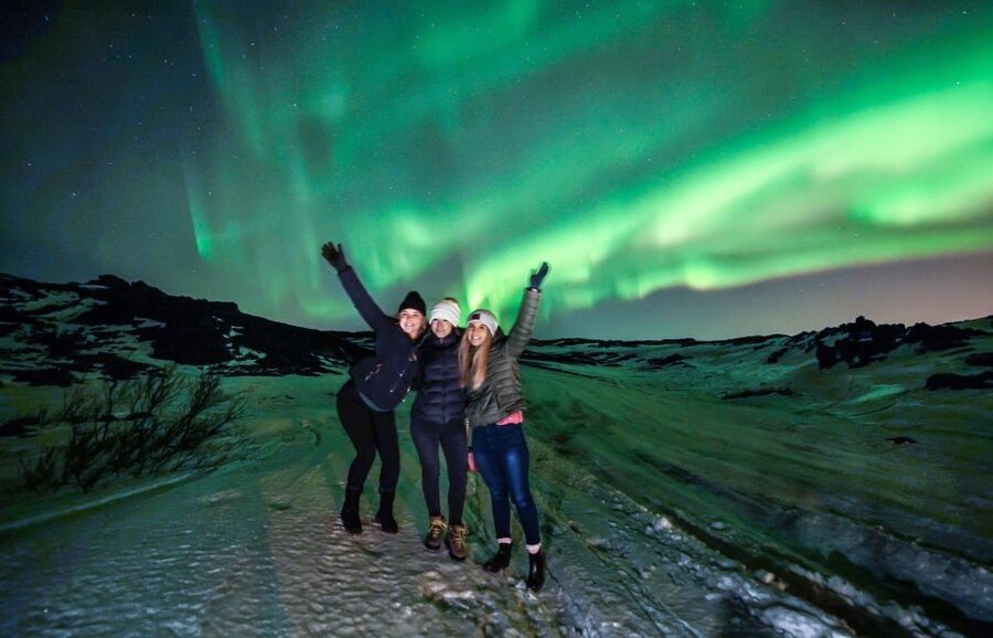 From Reykjavík: Northern Lights Super Jeep Tour - The onboard setup: warmth, gear, and making the cold night easier