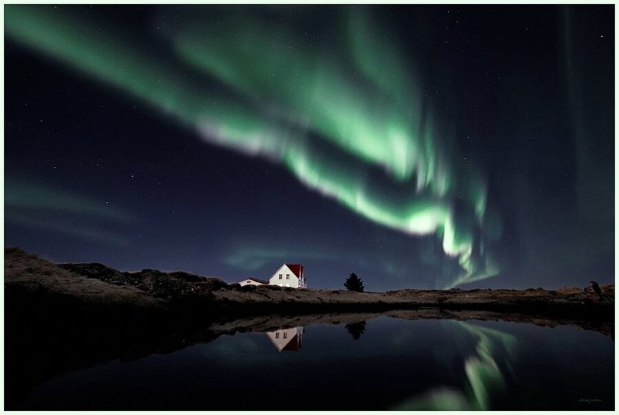 From Reykjavik: Northern Lights Tour with Hot Cocoa & Photos - Why this Northern Lights hunt beats the big-bus routine