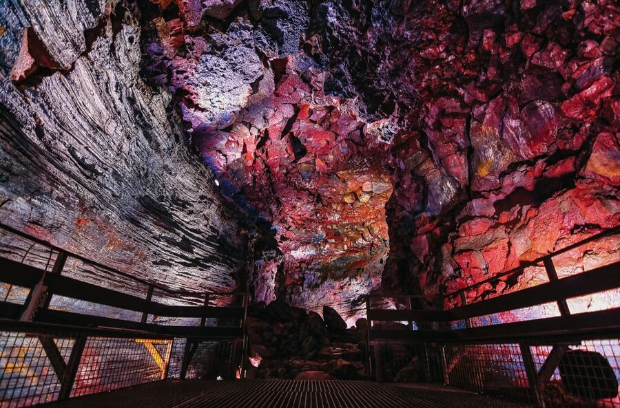 From Reykjavik: Raufarhólshellir Lava Tunnel by Bus - Reykjavik to the lava tube: how the 30-minute bus ride sets you up