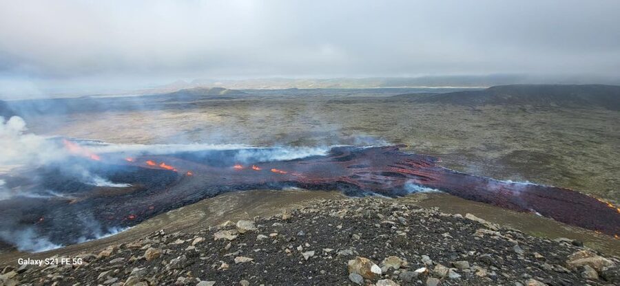 From Reykjavik: Reykjanes Geopark Tour and Sky Lagoon Visit - What to pack for Reykjanes wind, steep steps, and no shorts
