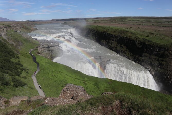 Geological Golden-Circle Tour / Small group adventure - Geysir, hot water drama with sulfur in the air