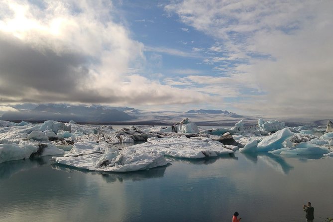 Glacier Lagoon, Diamond Beach, Black Sand Beaches and Waterfalls - Vatnajökull and Dyrhólaey: the big Iceland moment between the stops