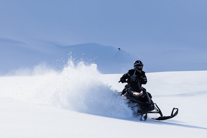 Glacier Rush - Fast pace snowmobile - SnoMo Glacier - Langjökull Glacier Rush: what this fast snowmobile tour feels like