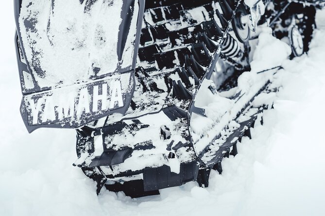 Glacier Rush - Fast pace snowmobile - SnoMo Glacier - The safety vibe: how fast riding stays controlled
