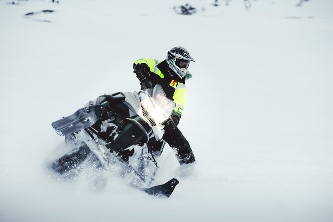 Glacier Rush – Fast pace snowmobile - SnoMo Glacier - On Langjökull with the Yamaha Vipers: your one-hour ride