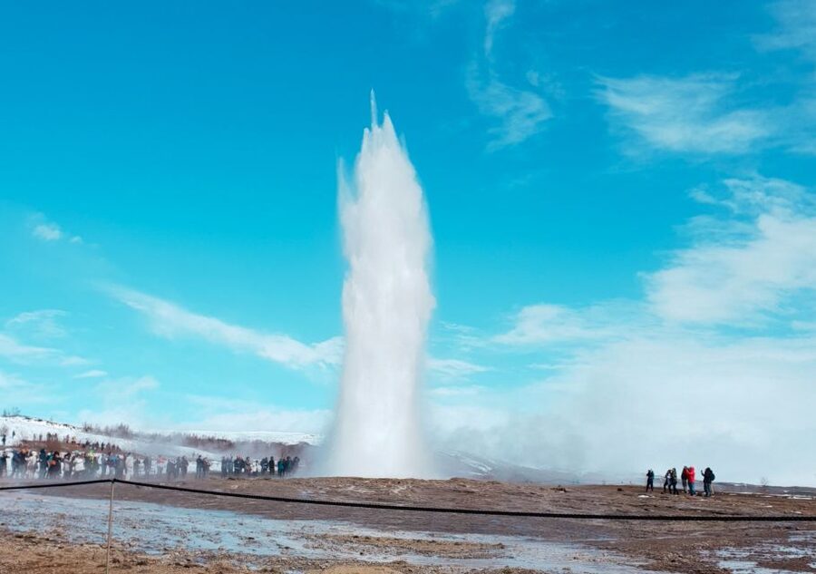 Golden Circle and Kerið Crater Small Group Tour - Geysir and Strokkur: how to enjoy geothermal eruptions without stress