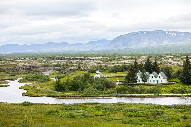 Golden Circle Classic Tour with Secret Lagoon Relaxation - Þingvellir in 30 Minutes, Where the Plates Are Literally Part of the Walk