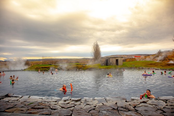 Golden Circle, Secret Lagoon & Kerið Small Group Tour - Gullfoss waterfall, timing your photos around the mist