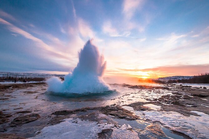 Golden Circle Silfra Snorkeling and Fridheimar Tomato Farm Lunch - Gullfoss Falls: short visit, big visuals