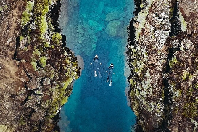Golden Circle Silfra Snorkeling and Fridheimar Tomato Farm Lunch - Small-group setup: what cap of 6 actually does for you