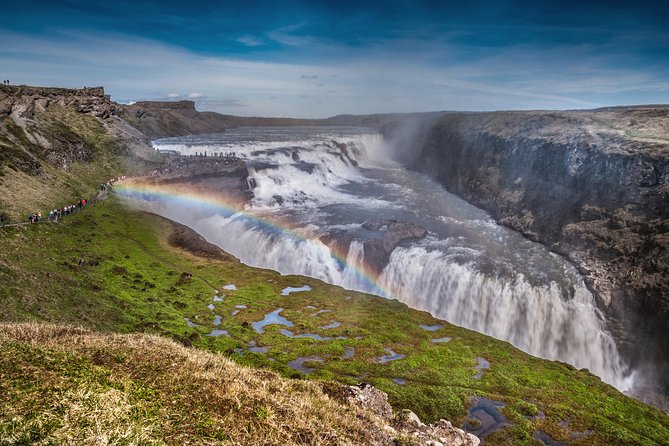 Golden Circle & Silfra Snorkeling Small-Group Supersaver Combo - Kerið crater and the timing puzzle of Iceland daylight