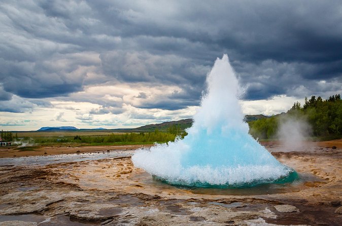 Golden Circle Tour with Extra Waterfalls Small Group Tour - Guide Evó: why this tour feels welcoming, not just scheduled