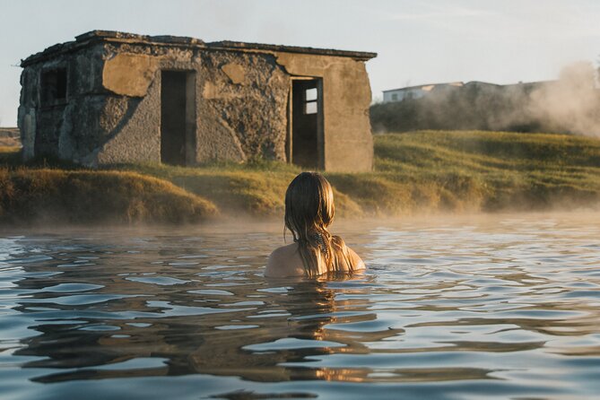 Golden Circle with Tomato Farm Lunch & Secret Lagoon Bathing - Friðheimar lunch: tomato soup that doubles as a break from the cold